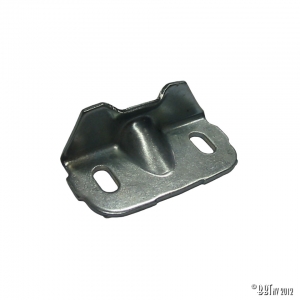 Catch plate on apron, engine lid